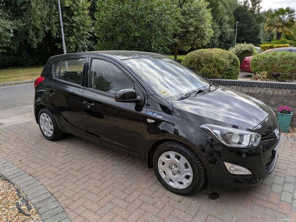 Hyundai i20 Hatchback, Petrol, 2013, Black