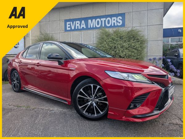 Toyota Camry Saloon, Petrol Hybrid, 2019, Red