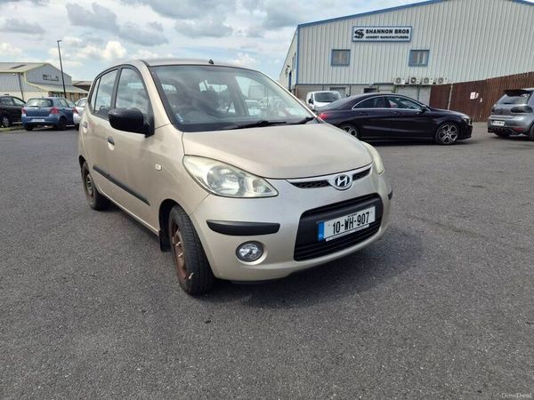 Hyundai i10 Hatchback, Petrol, 2010, Gold