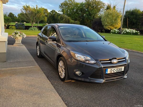 Ford Focus Hatchback, Diesel, 2012, Grey