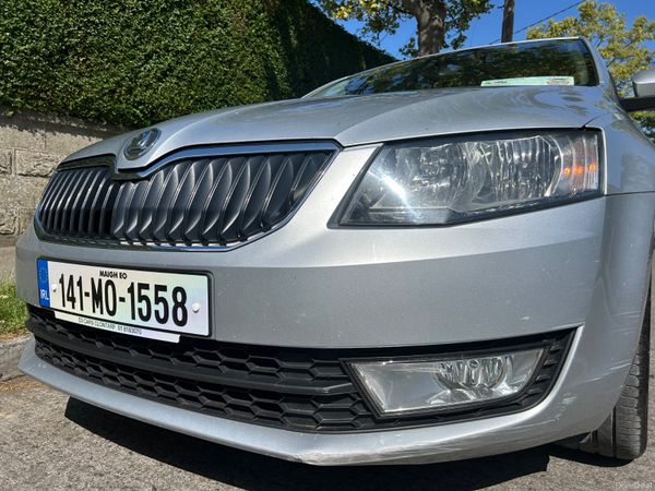 Skoda Octavia Saloon, Diesel, 2014, Silver