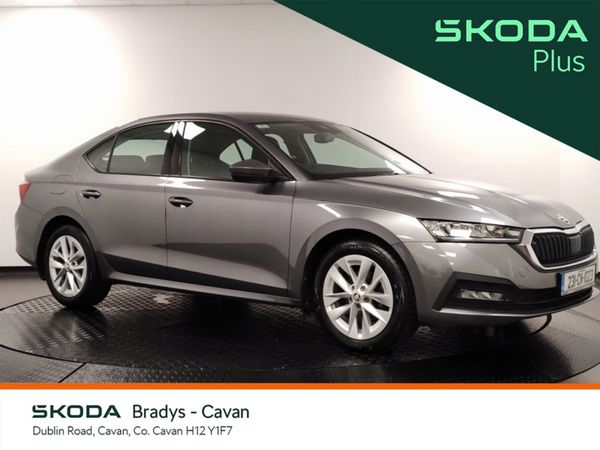 Skoda Octavia Hatchback, Diesel, 2023, Grey