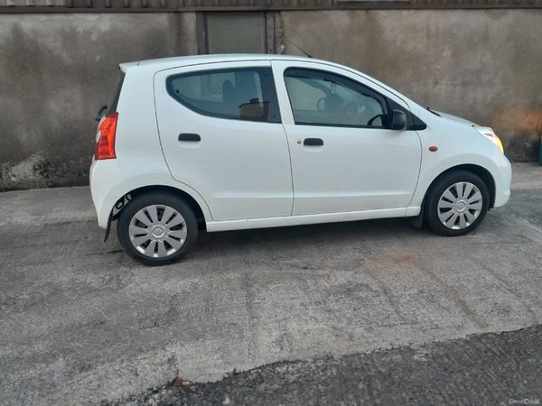 Suzuki Alto Hatchback, Petrol, 2014, White