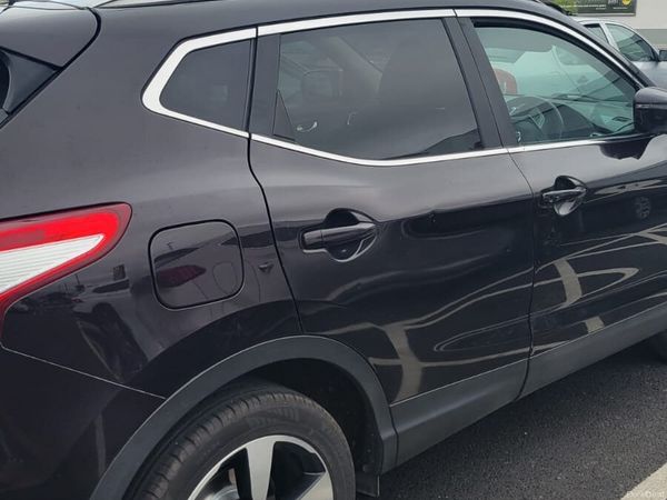 Nissan Qashqai SUV, Diesel, 2017, Black