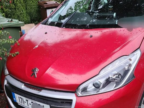 Peugeot 208 Hatchback, Petrol, 2017, Red