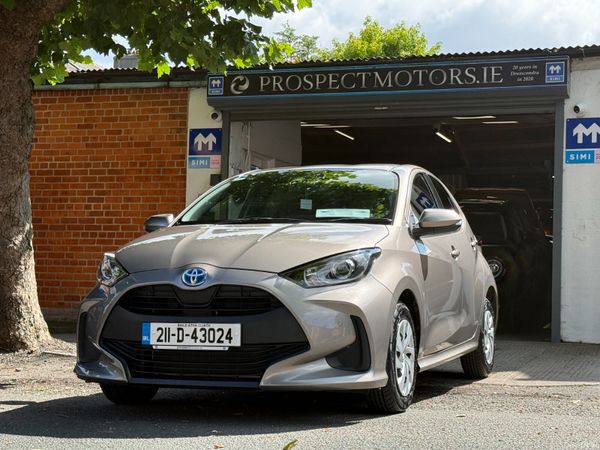 Toyota Yaris Hatchback, Petrol Hybrid, 2021, Grey