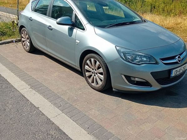 Opel Astra Hatchback, Diesel, 2013, Silver