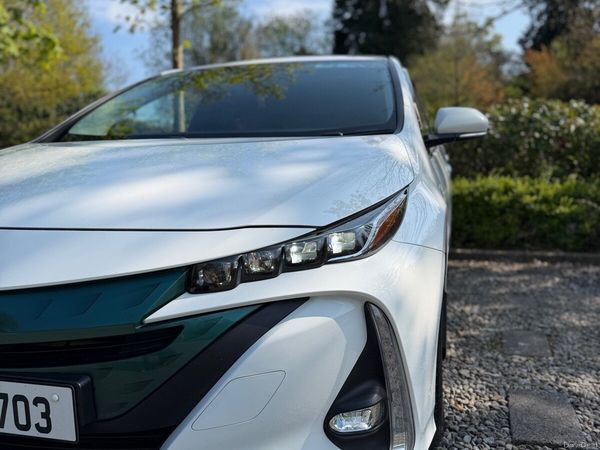Toyota Prius Hatchback, Petrol Plug-in Hybrid, 2017, White