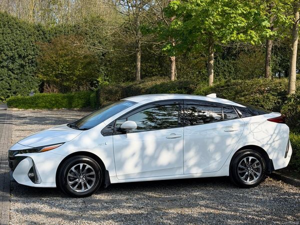 Toyota Prius Hatchback, Petrol Plug-in Hybrid, 2017, White