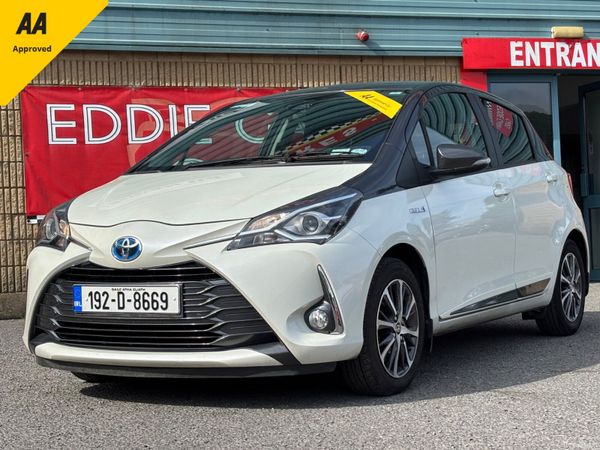 Toyota Yaris MPV, Petrol Hybrid, 2019, White