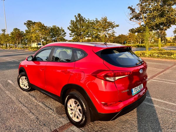 Hyundai Tucson SUV, Petrol, 2017, Red