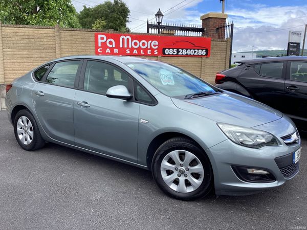Opel Astra Saloon, Diesel, 2015, Silver