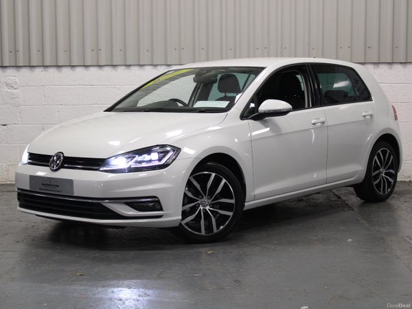 Volkswagen Golf Hatchback, Petrol, 2017, White