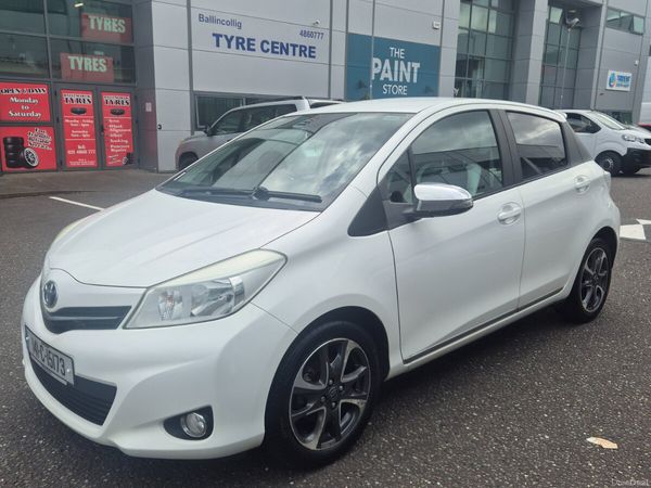 Toyota Yaris Hatchback, Petrol, 2014, White