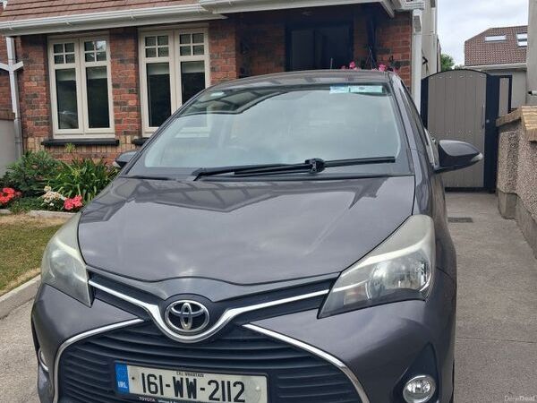 Toyota Yaris Hatchback, Petrol, 2016, Grey