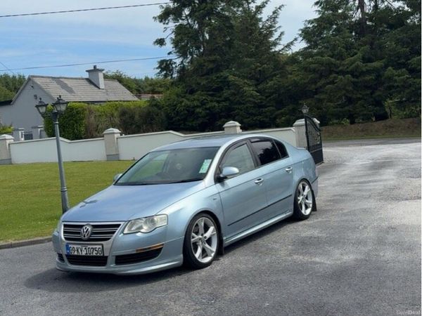 Volkswagen Passat Saloon, Diesel, 2009, Blue