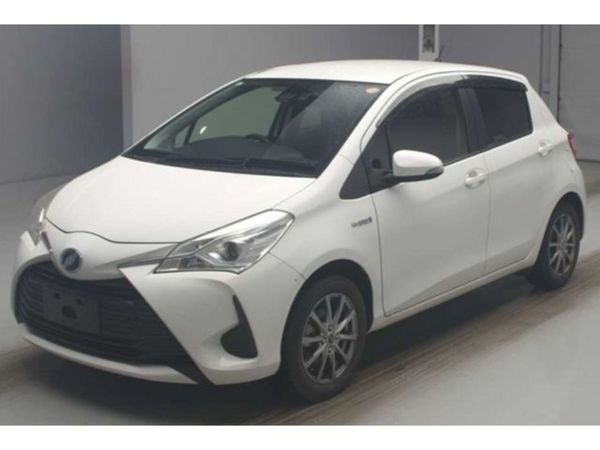Toyota Vitz Hatchback, Petrol Hybrid, 2017, White