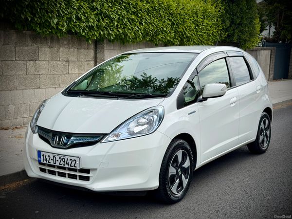 Honda Fit Hatchback, Petrol Hybrid, 2014, White