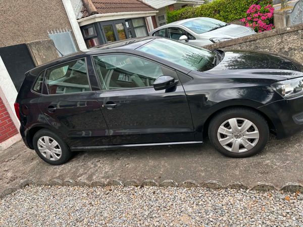 Volkswagen Polo Hatchback, Petrol, 2010, Black