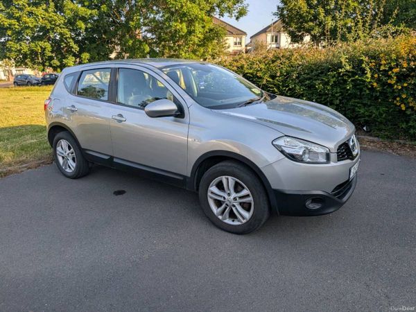Nissan Qashqai Hatchback, Petrol, 2012, Silver
