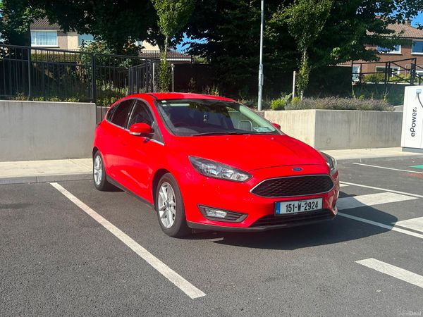Ford Focus Hatchback, Diesel, 2015, Red