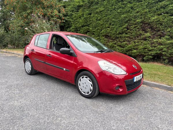 Renault Clio Hatchback, Gas, 2012, Red