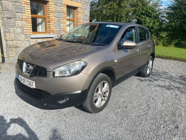 Nissan Qashqai Hatchback, Diesel, 2010, Beige