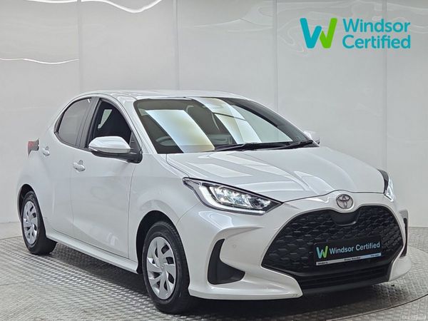 Toyota Yaris Hatchback, Petrol Hybrid, 2024, White