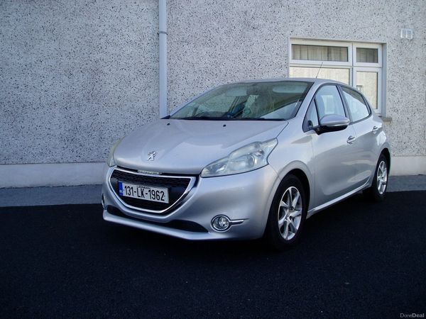 Peugeot 208 Hatchback, Diesel, 2013, Silver
