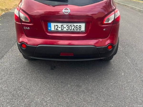 Nissan Qashqai+2 MPV, Diesel, 2012, Red