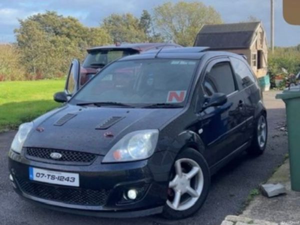 Ford Fiesta Hatchback, Petrol, 2007, Black