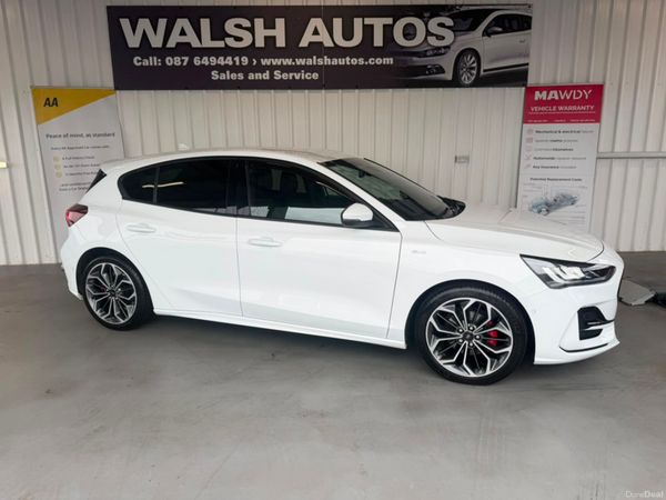 Ford Focus Hatchback, Petrol Hybrid, 2024, White