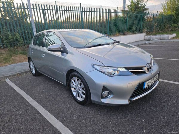 Toyota Auris Hatchback, Diesel, 2013, Grey