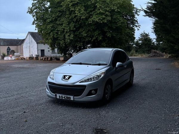 Peugeot 207 Hatchback, Petrol, 2011, Silver