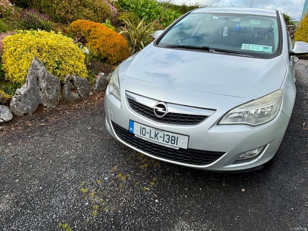 Opel Astra Hatchback, Diesel, 2010, Silver