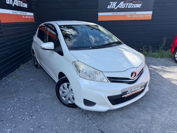 Toyota Yaris Hatchback, Petrol, 2013, White