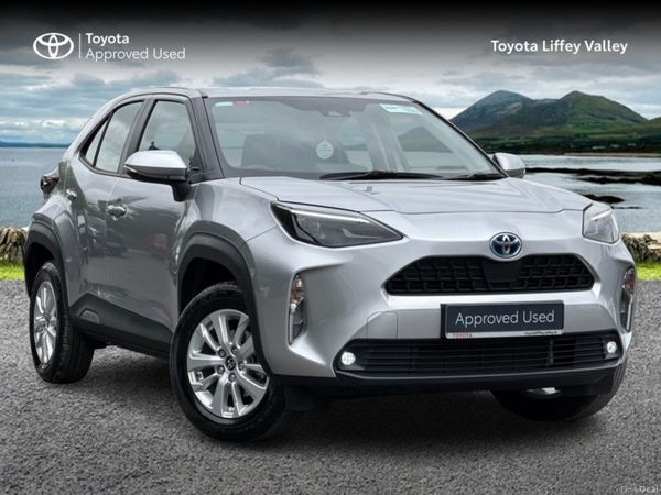 Toyota Yaris Cross Hatchback, Petrol Hybrid, 2023, Silver