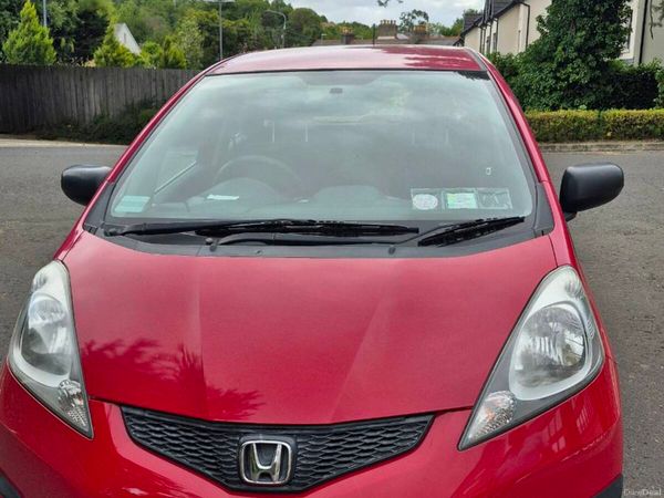 Honda Jazz Hatchback, Petrol, 2010, Red