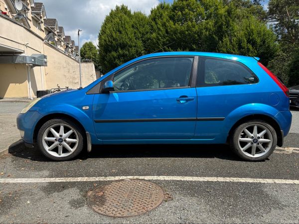 Ford Fiesta Hatchback, Petrol, 2006, Blue