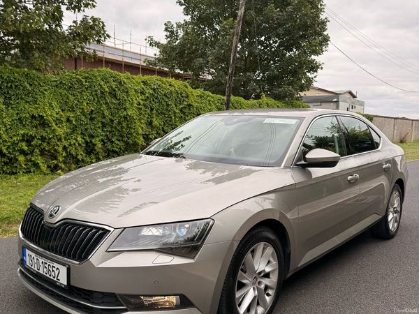 Skoda Superb Saloon, Diesel, 2019, Grey