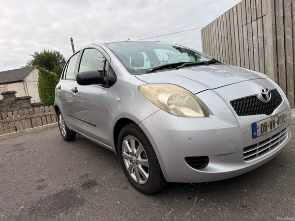 Toyota Yaris Hatchback, Petrol, 2006, Silver