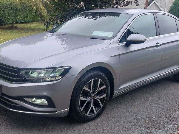 Volkswagen Passat Saloon, Diesel, 2022, Grey