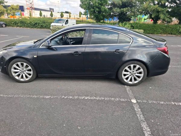Opel Insignia Hatchback, Diesel, 2015, Black
