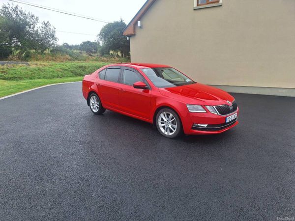 Skoda Octavia Hatchback, Diesel, 2017, Red