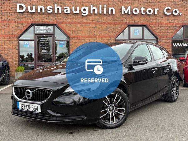 Volvo V40 Hatchback, Petrol, 2019, Black