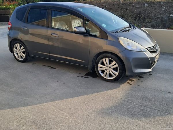 Honda Jazz Hatchback, Petrol, 2014, Grey