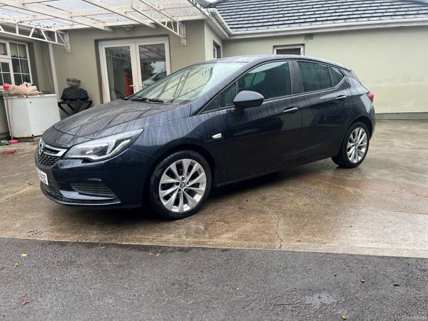 Opel Astra Hatchback, Diesel, 2019, Blue