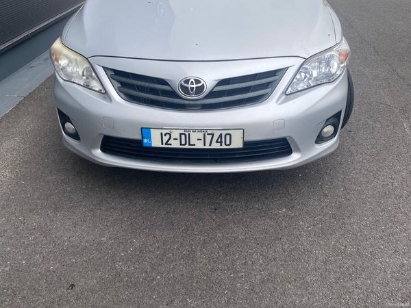 Toyota Corolla Saloon, Diesel, 2012, Silver
