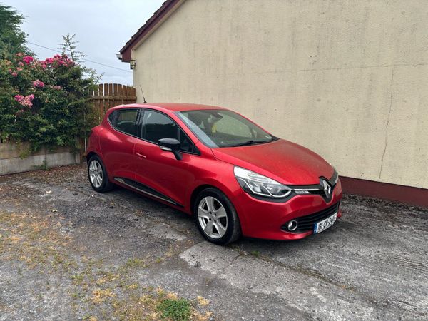 Renault Clio Hatchback, Diesel, 2016, Red