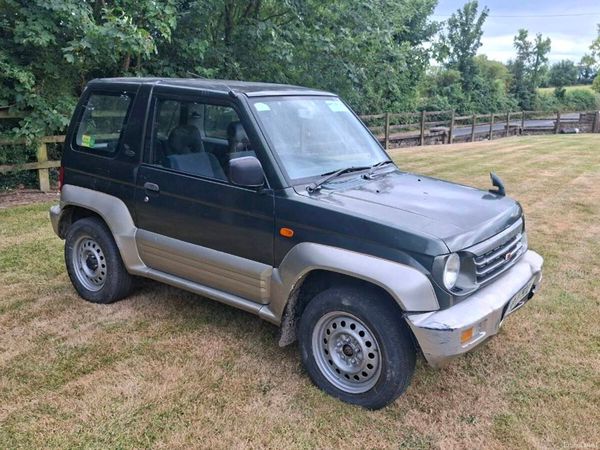 Mitsubishi Pajero SUV, Petrol, 1998, Green